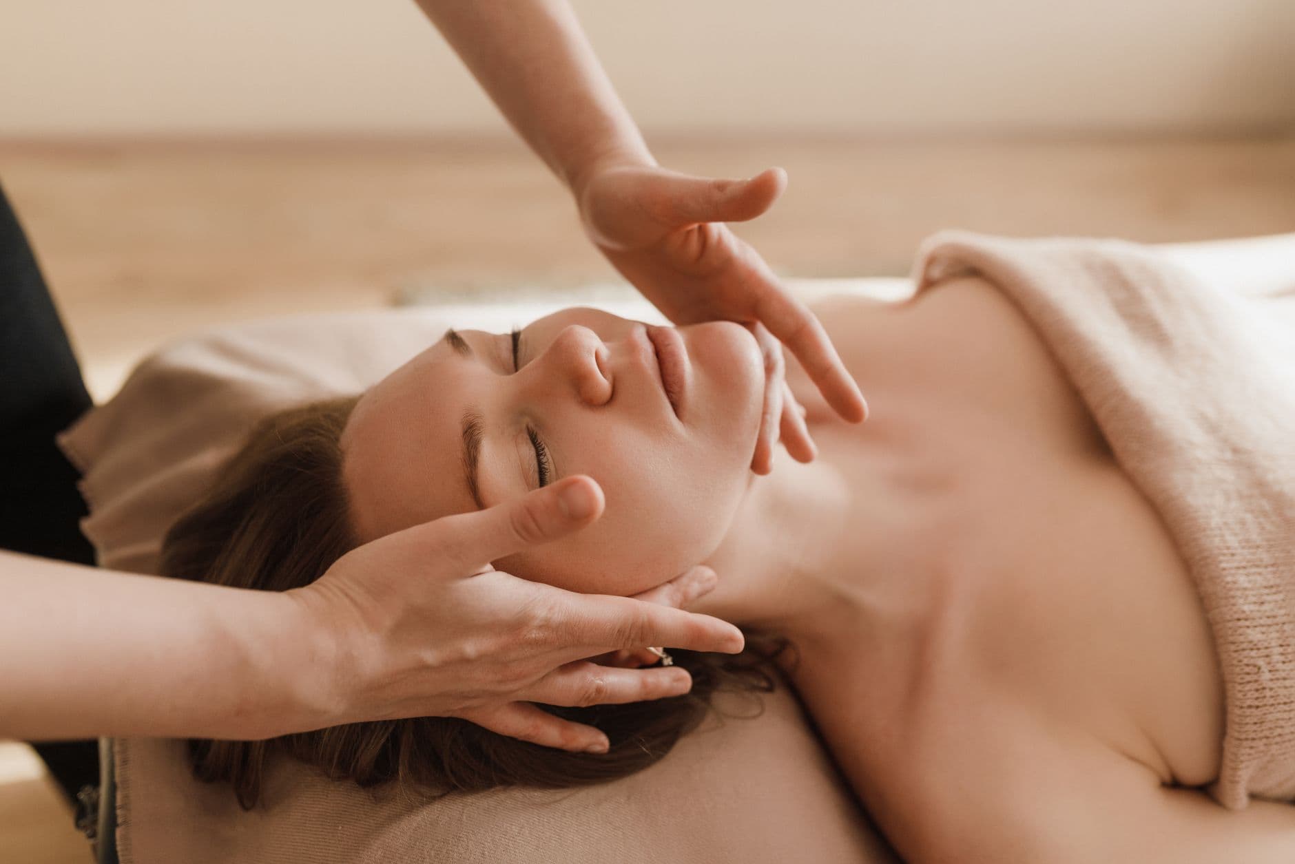 Masaż Kobido: Naturalny lifting twarzy i głęboki relaks